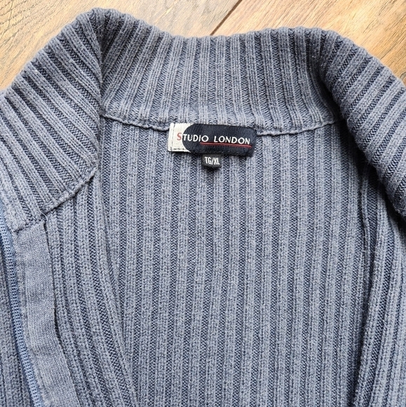 Studio London Knit Blueish Gray Sweater Size XL - Picture 5 of 6